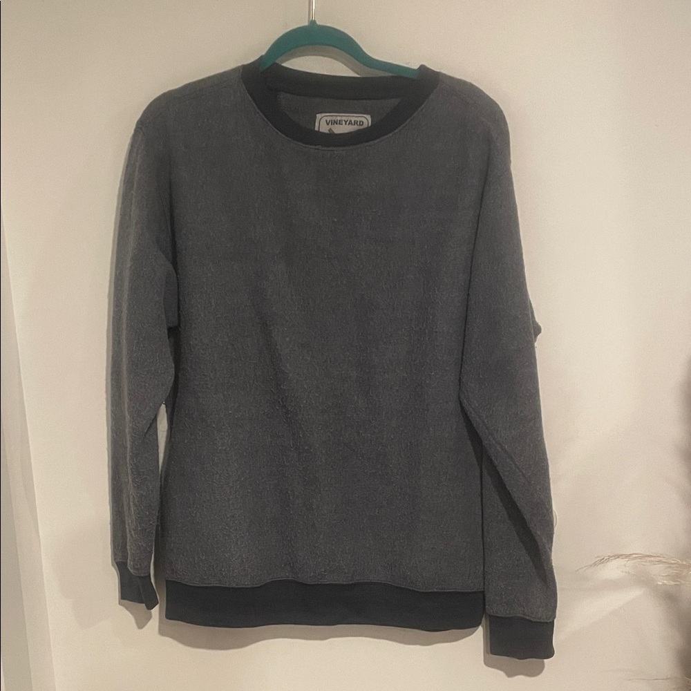 Vineyard Crew Men's Charcoal Crewneck Sweater Sz L B118